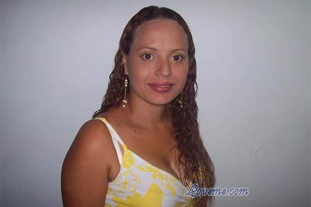 104007 - Ederildis Alter: 34 - Kolumbien