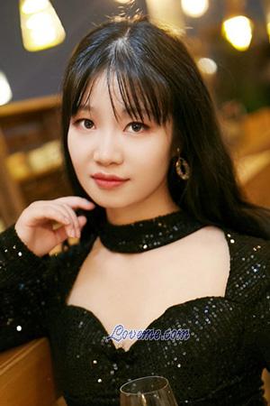 206391 - Yingying Alter: 33 - China