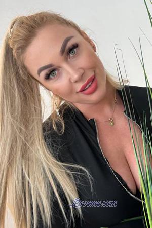 223104 - Viktoriia Alter: 41 - Ukraine