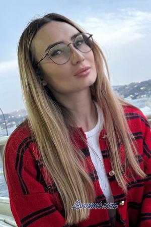 225066 - Olga Alter: 34 - Ukraine