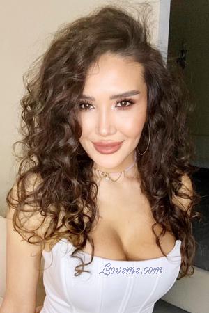 225163 - Aruzhan Alter: 21 - Kasachstan