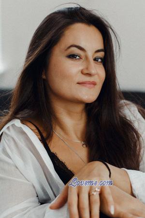 225352 - Gulmira Alter: 32 - Ukraine