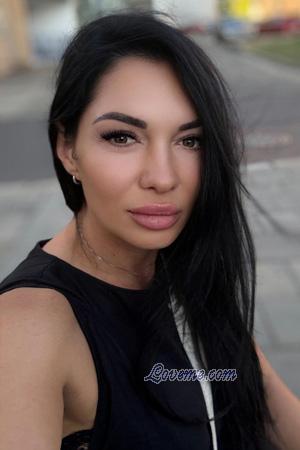 227564 - Nataliia Alter: 38 - Ukraine