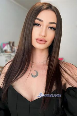228552 - Khrystyna Alter: 26 - Ukraine