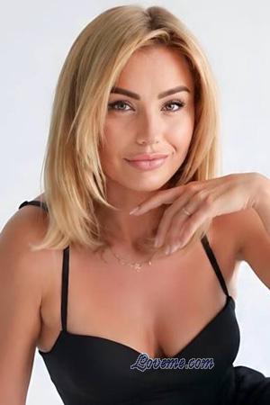 228996 - Yana Alter: 40 - Ukraine